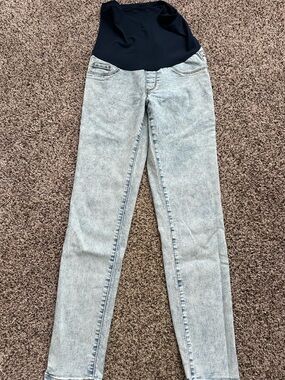 Maternity Skinny Jeans with Black Support Panel - Light Wash Blue